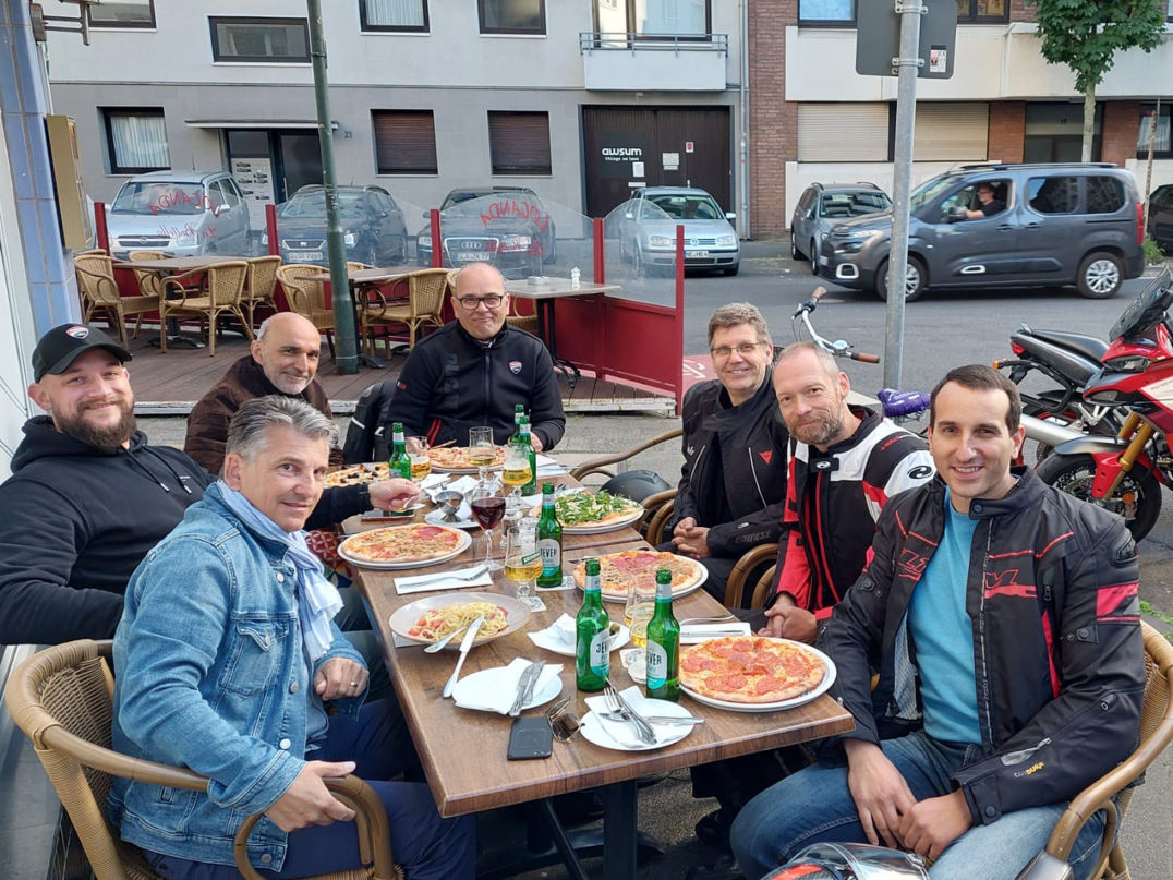 Ducati Official Club, Düsseldorf, Stammtisch, Italiener